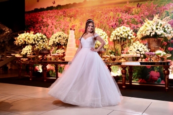 Painel floral fundos mesa de doces 